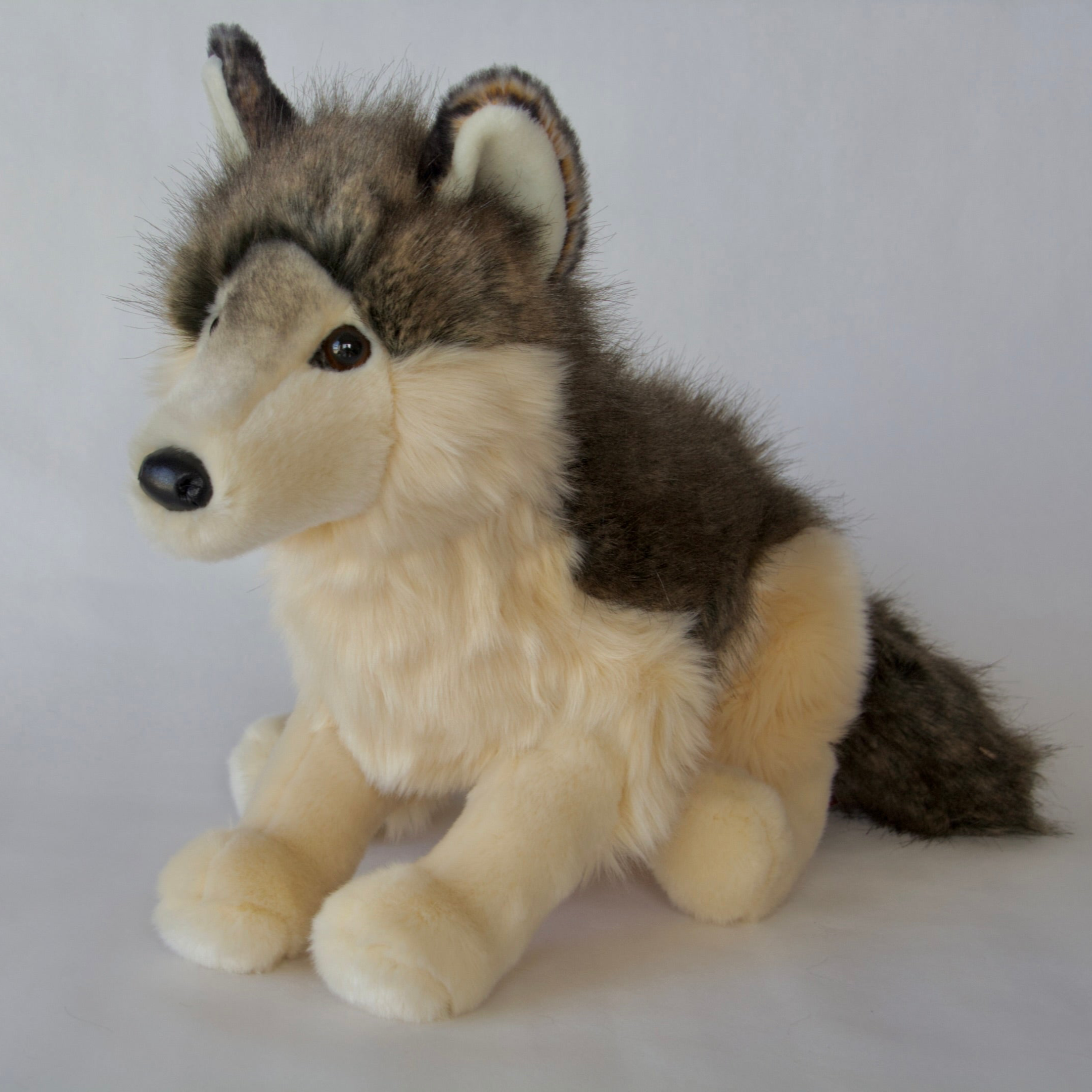 Smoke DLux Wolf