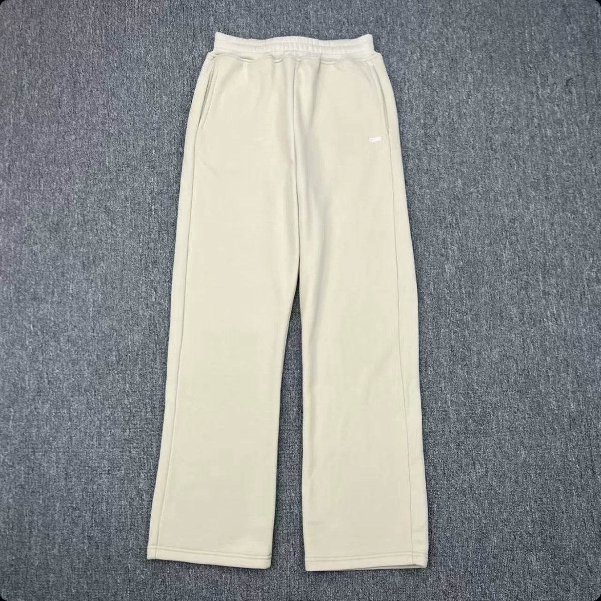 6PM Beige Minimal‑Logo Wide‑Leg Sweatpants